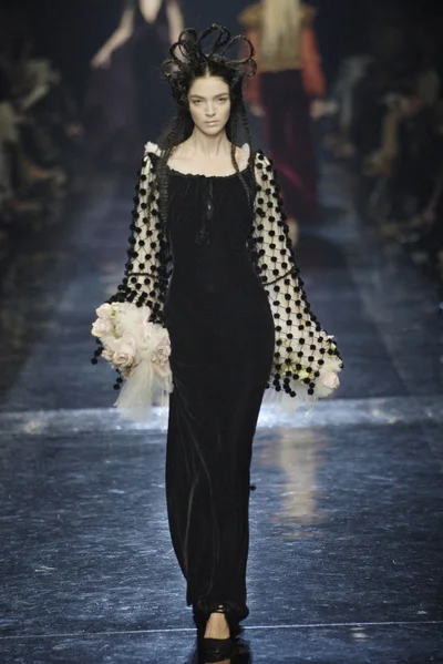 Look 32